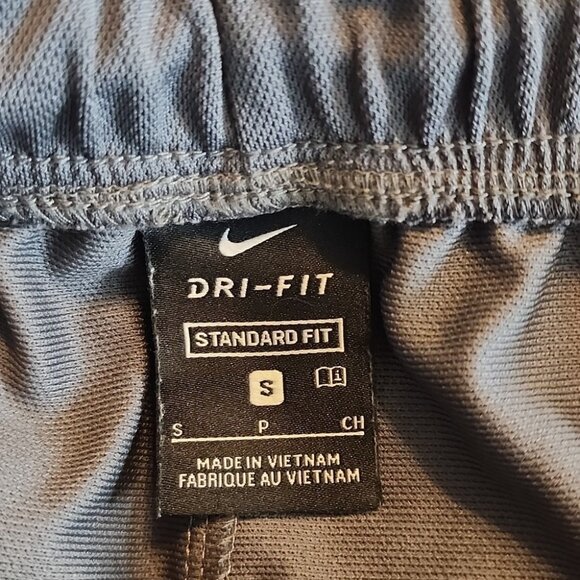 Nike Dri-FIT shorts size small - Picture 3 of 4